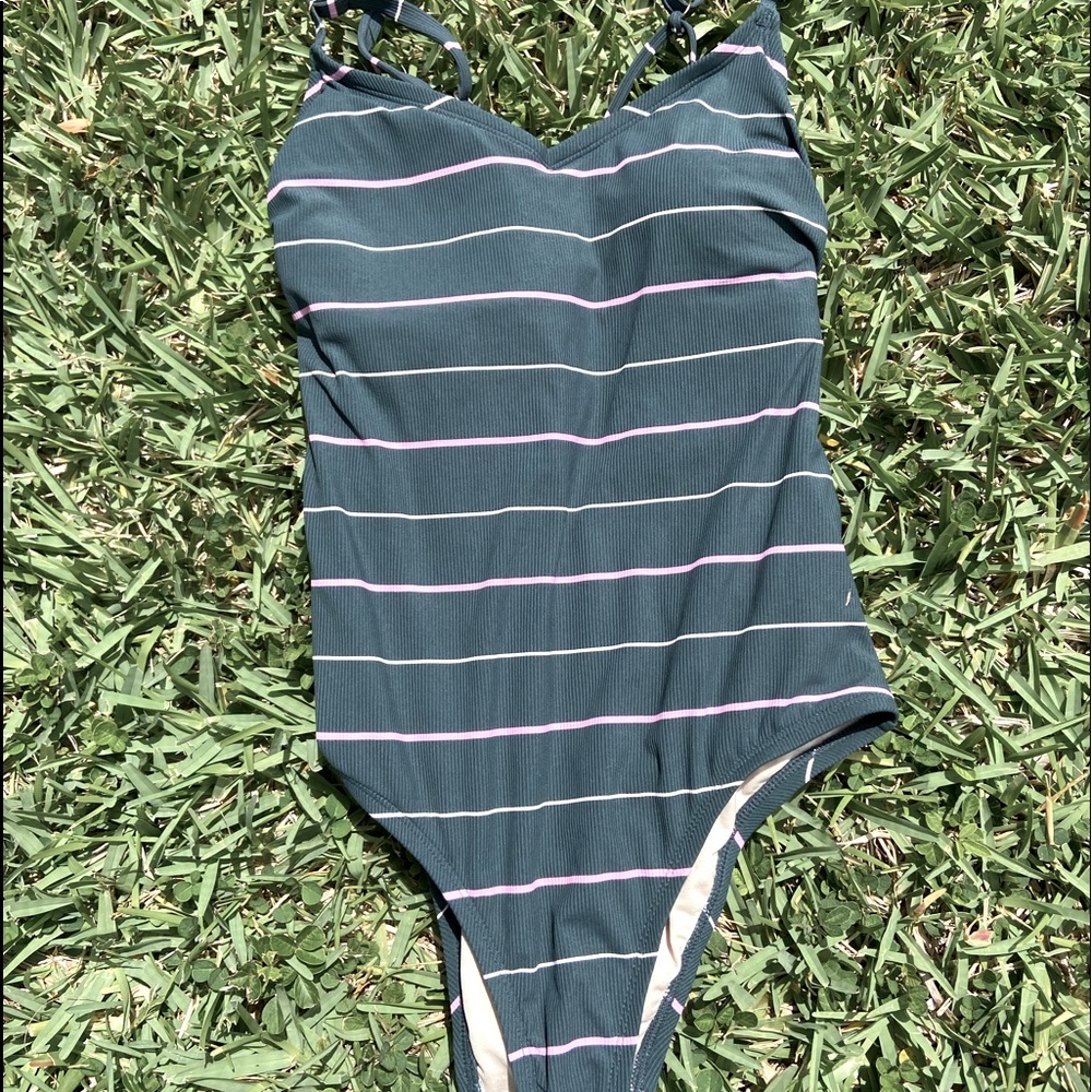 Women’s medium adjustable swimsuit